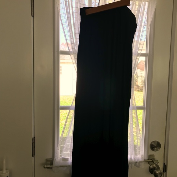 WOMEN’S BLACK MAXI SKIRT - Picture 3 of 4